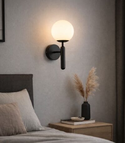 Aplica de perete cu glob de sticla mat finisaj negru - imagine 3 - Homuse