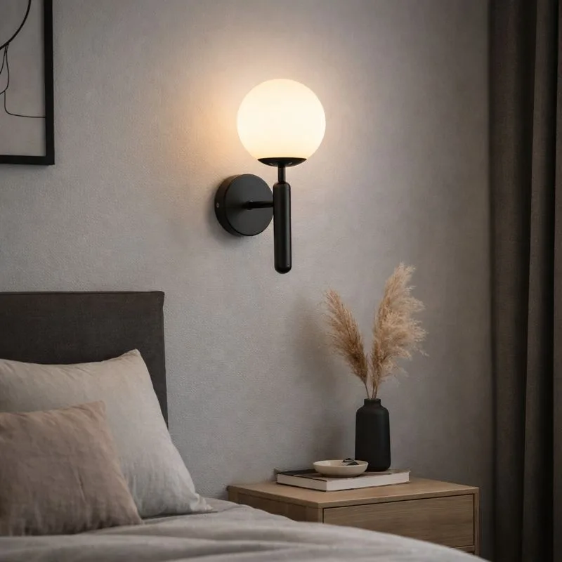 Aplica de perete cu glob de sticla mat finisaj negru - imagine 3 - Homuse