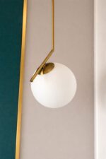 Pendul modern cu glob opac și structură metalică aurie 50×15 cm - imagine 3 - Homuse