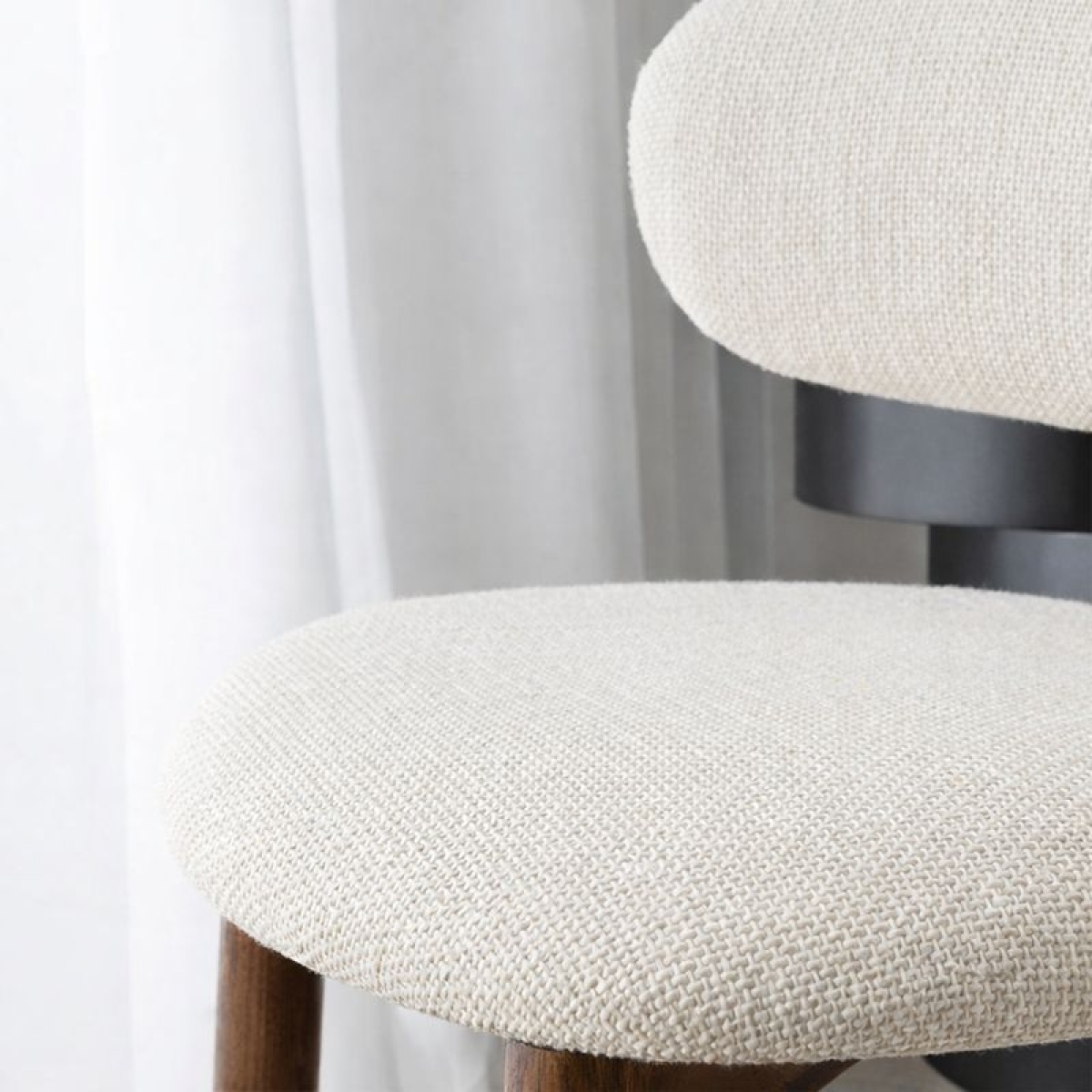 Scaun de dining Elara – tapițerie din in (linen) Walnut - imagine 6 - Homuse