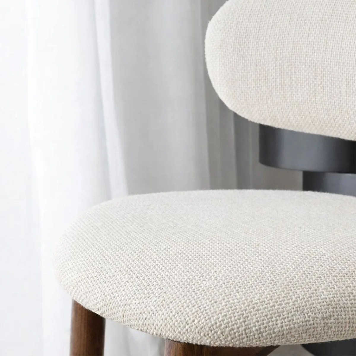 Scaun de dining Elara – tapițerie din in (linen) Walnut - imagine 6 - Homuse
