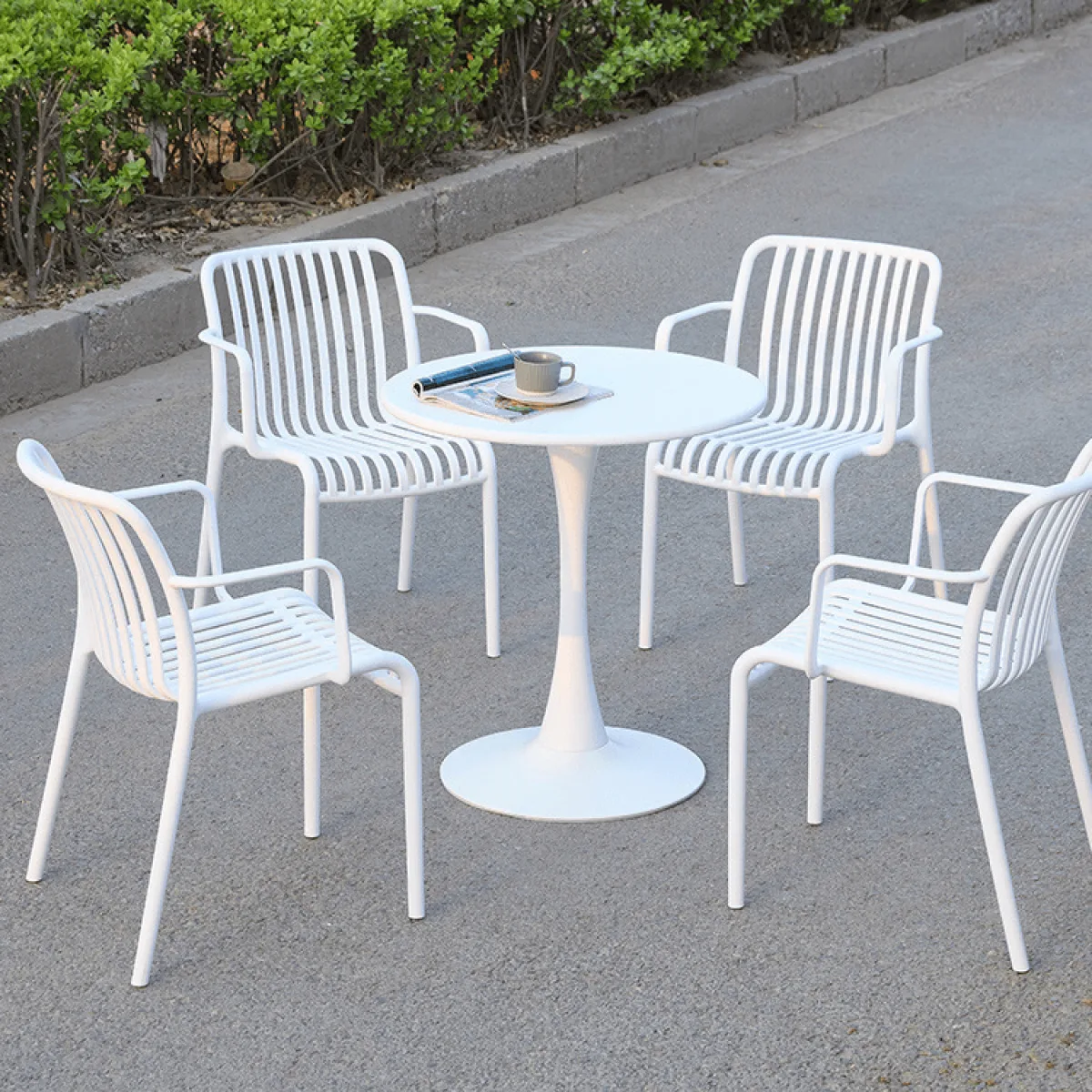 Scaun din polipropilenă pentru exterior White - imagine 4 - Homuse