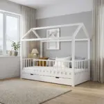 Imagine lifestyle pentru Pat copii tip Montessori cu spațiu de depozitare 200x90 cm Alb, într-un interior modern.